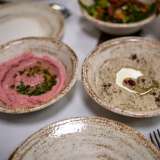 ...il muhammara (crema a base di peperoni) e l�hummus (crema di ceci)